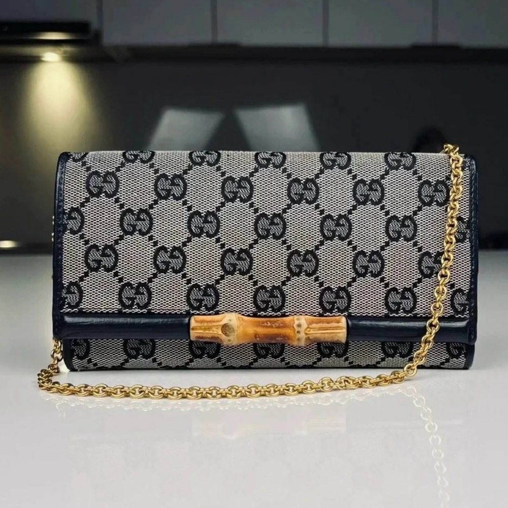 ❌sold ❌Gucci Grey Monogram Clutch Bag